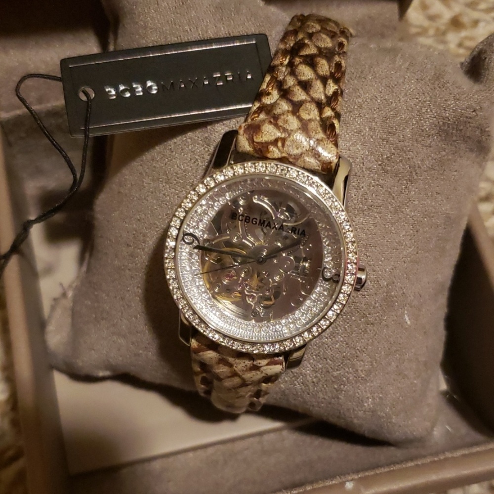 Watch - Picture 2 of 3